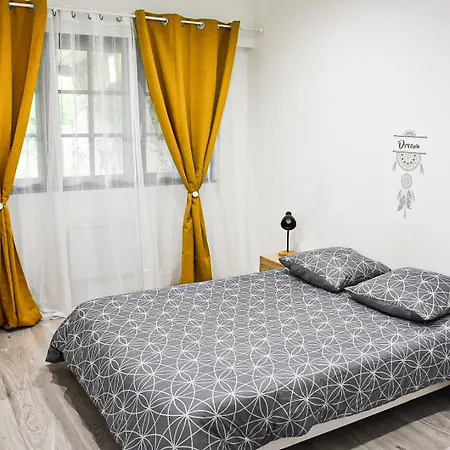 Daire Spacieux F2 - - Proche Belgique Louvroil